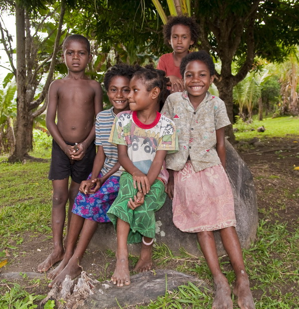 Papua New Guinea Village Homestay - Local village kids...
